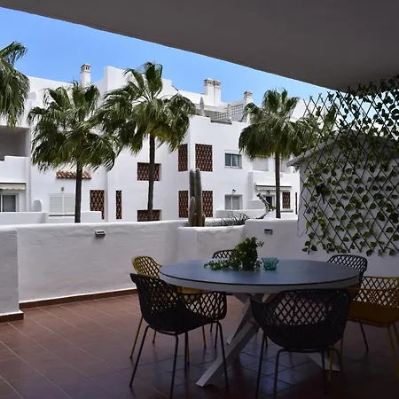 Spacious With Large Terraces Lunymar Golf, Apartment Estepona