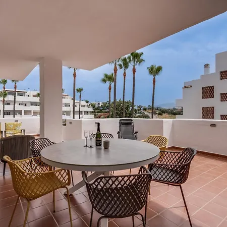 Апартаменты Spacious With Large Terraces Lunymar Golf, Эстепона